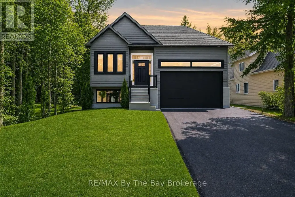 35 48th Street N, Wasaga Beach